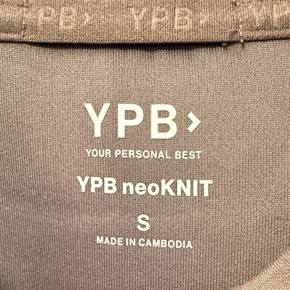 YPB by Abercrombie neoKNIT Women's Black and Gray Cropped Sweatshirt size S - Picture 2 of 9